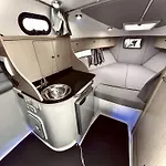 Floating - Uebernachten Auf Einer Motoryacht Im Hafen Bådhotel *